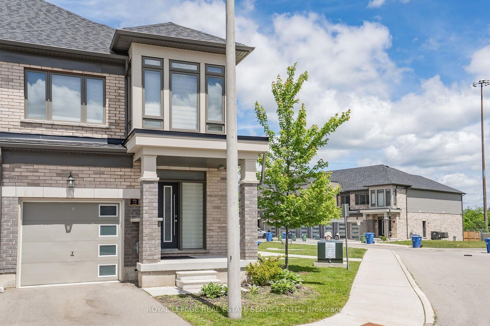 Property Photo:  166 Deerpath Drive 72  ON N1K 0E2 