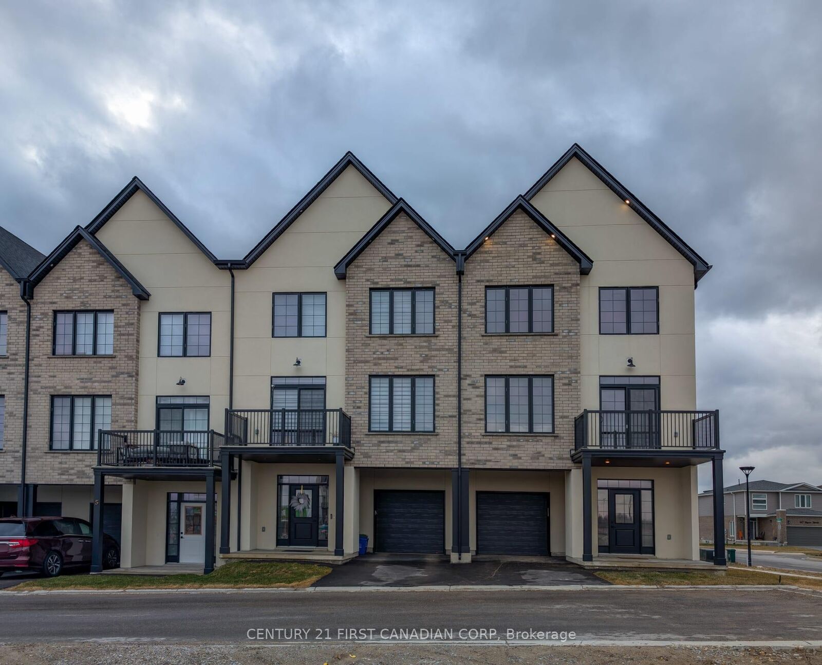 Property Photo: 235 Kennington Way 38 ON N6L 0J7