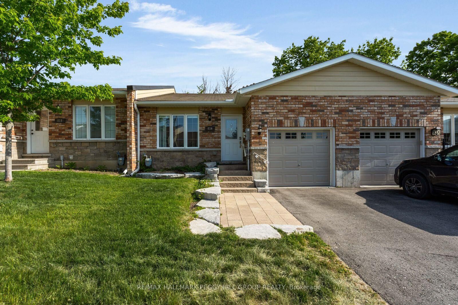 Property Photo:  816 Jane Boulevard  ON L4R 5M4 