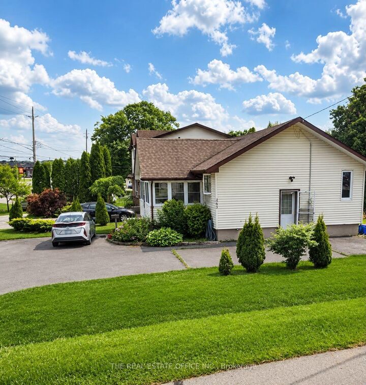 Property Photo: 265 Pasadena Drive ON L4P 2Z1