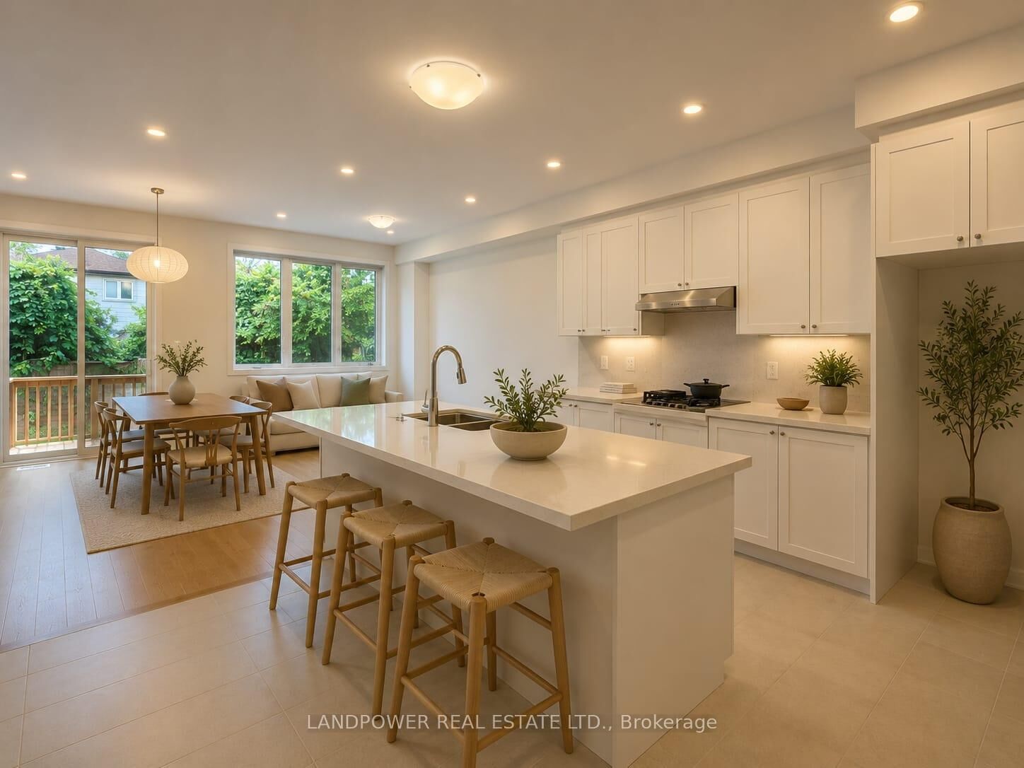 Property Photo: 142 Anna Russell Way ON L3R 3X3