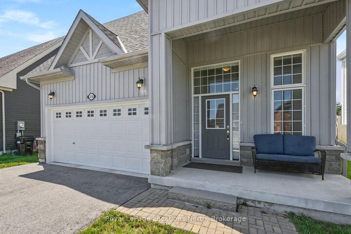 Property Photo: 214 Springfield Crescent ON L0M 1S0
