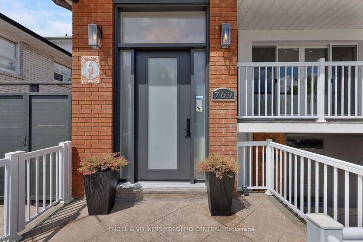 Property Photo: 769 Annamore Road ON L4Y 2V6