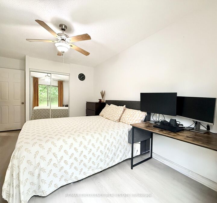 Property Photo:  49 Woodlawn Avenue  ON N3V 1A6 