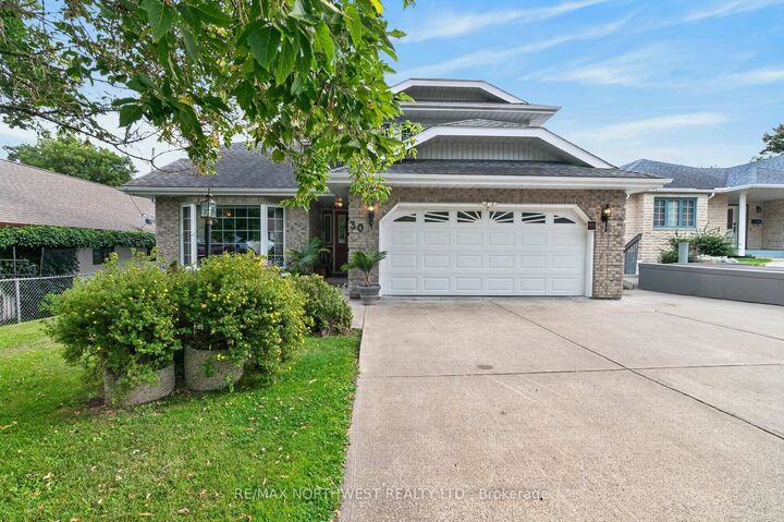 30 Sandstone Place — photo 1
