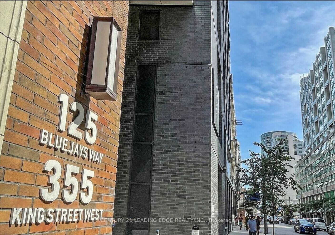 Property Photo: 125 Blue Jays Way 3303 ON M5V 0N5