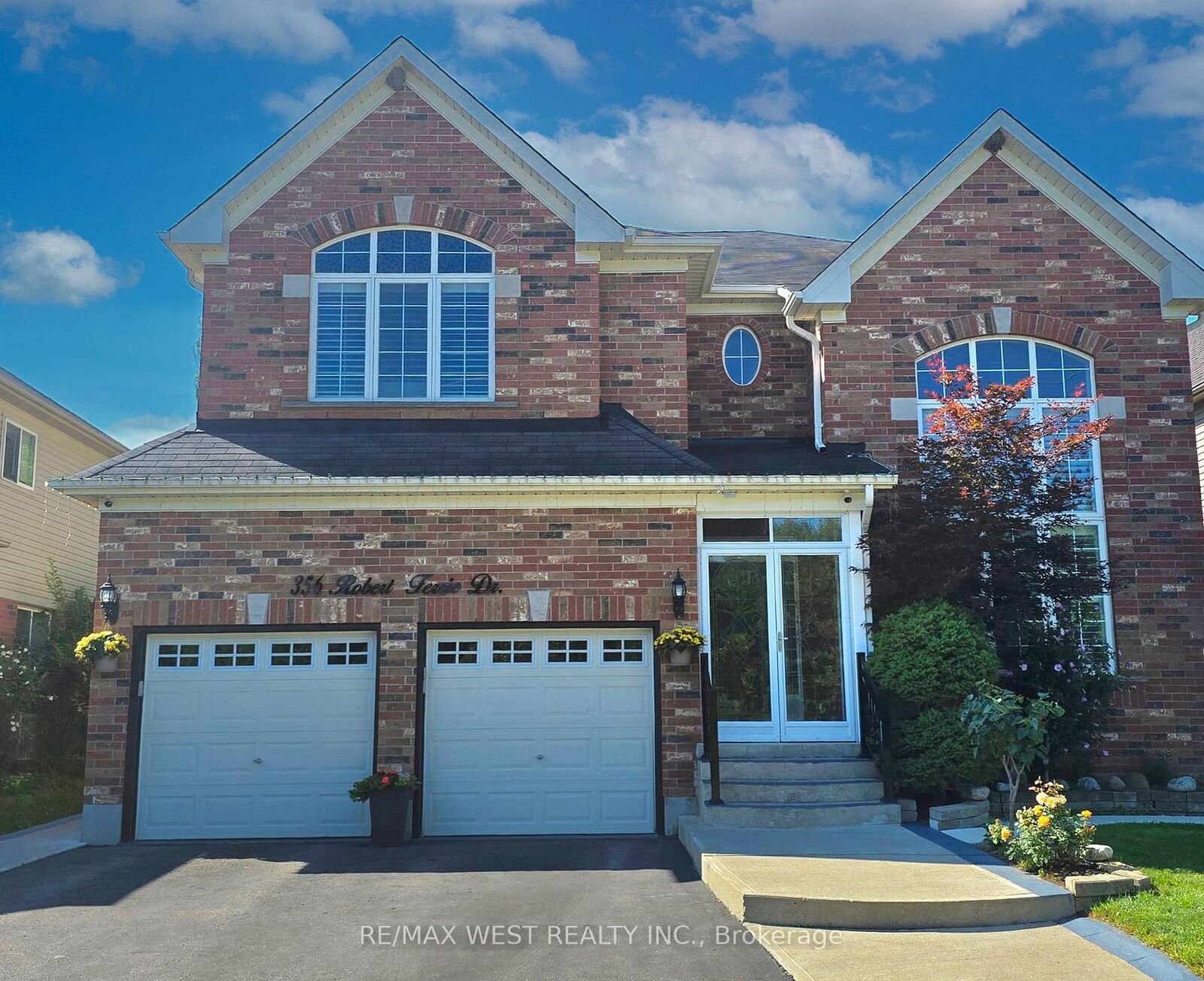Property Photo: 356 Robert Ferrie Drive ON N2P 2Y6