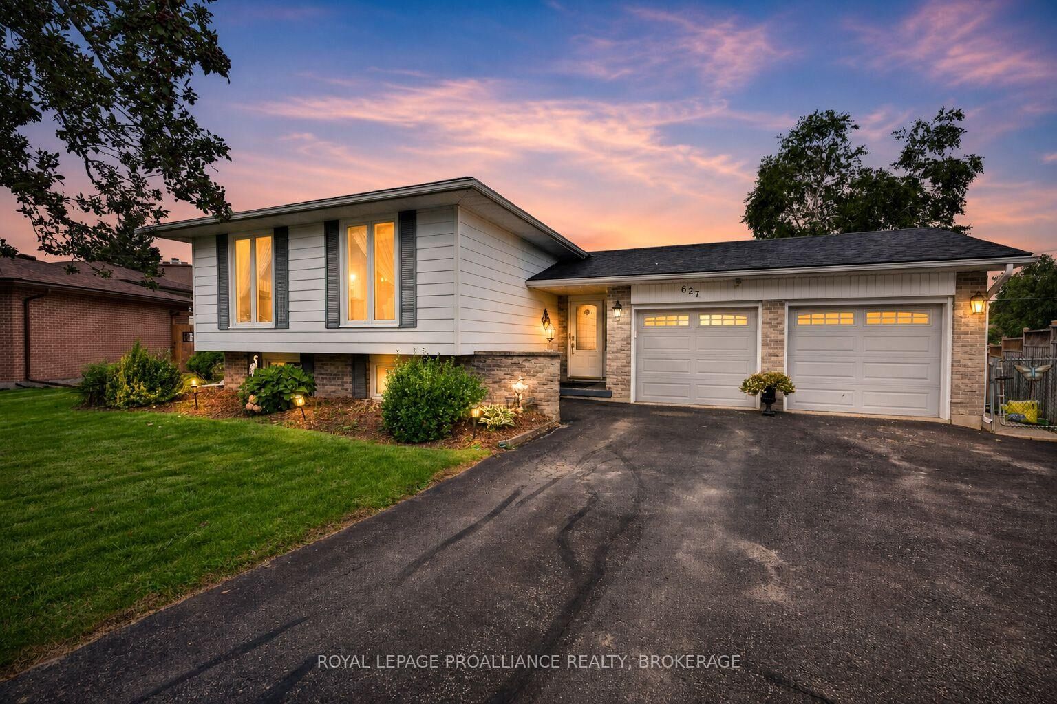 Property Photo: 627 Stanford Street ON K7M 6A2