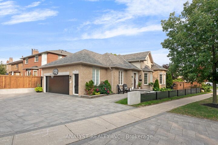 Property Photo:  88 Brougham Drive  ON L4L 3C4 