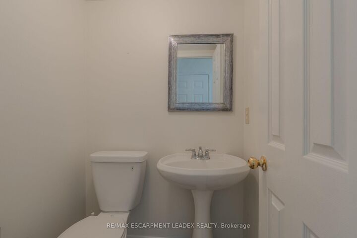Property Photo: 4008 Berton Avenue ON L7M 4M6