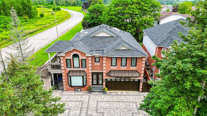 Property Photo: 1592 Harrowsmith Court N ON L1X 2L9
