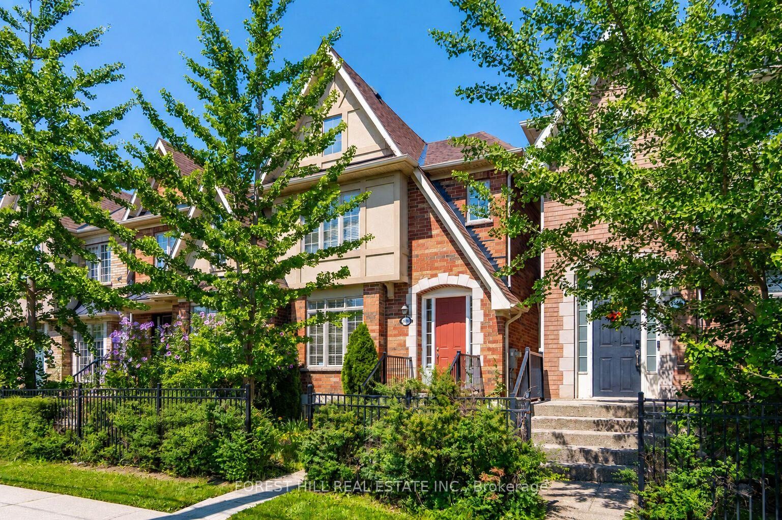 Property Photo: 3549 Eglinton Avenue W ON L5M 7T3