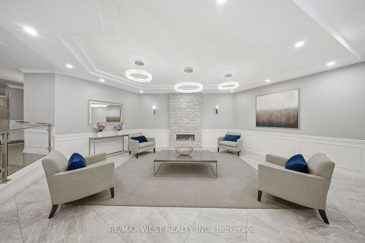 Property Photo: 1300 Bloor Street 504 ON L4Y 3Z2