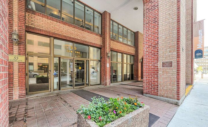 Property Photo: 55 Centre Avenue 1805 ON M5G 1R4