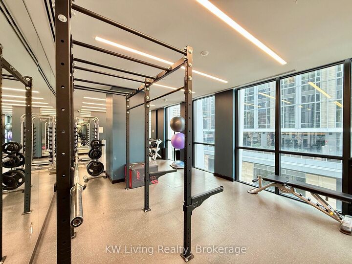 Property Photo:  1 Yorkville Avenue 2804  ON M4W 1L1 