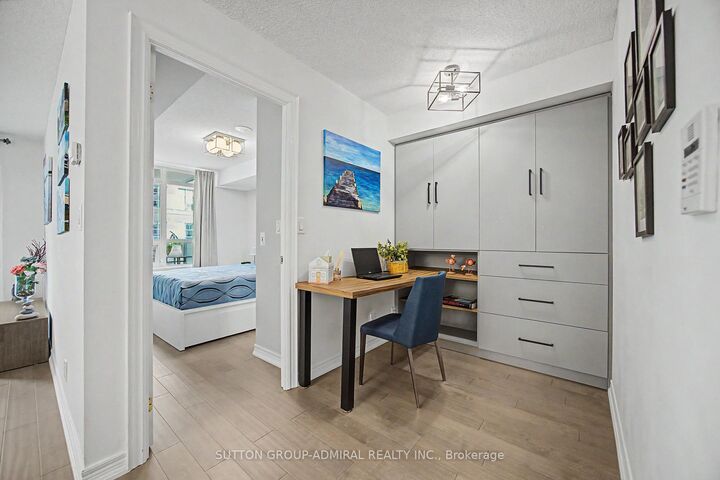 Property Photo: 212 Eglinton Avenue 706 ON M4P 0A3