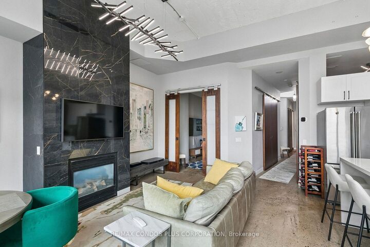 Property Photo:  155 Dalhousie Street 647  ON M5B 2P7 