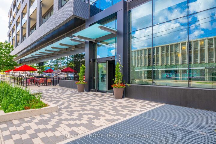 Property Photo: 4208 Dundas Street W 414 ON M8X 1Y6