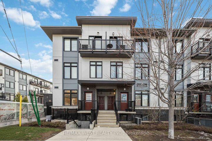 Property Photo:  6 Bicknell Avenue 1  ON M6M 0B4 