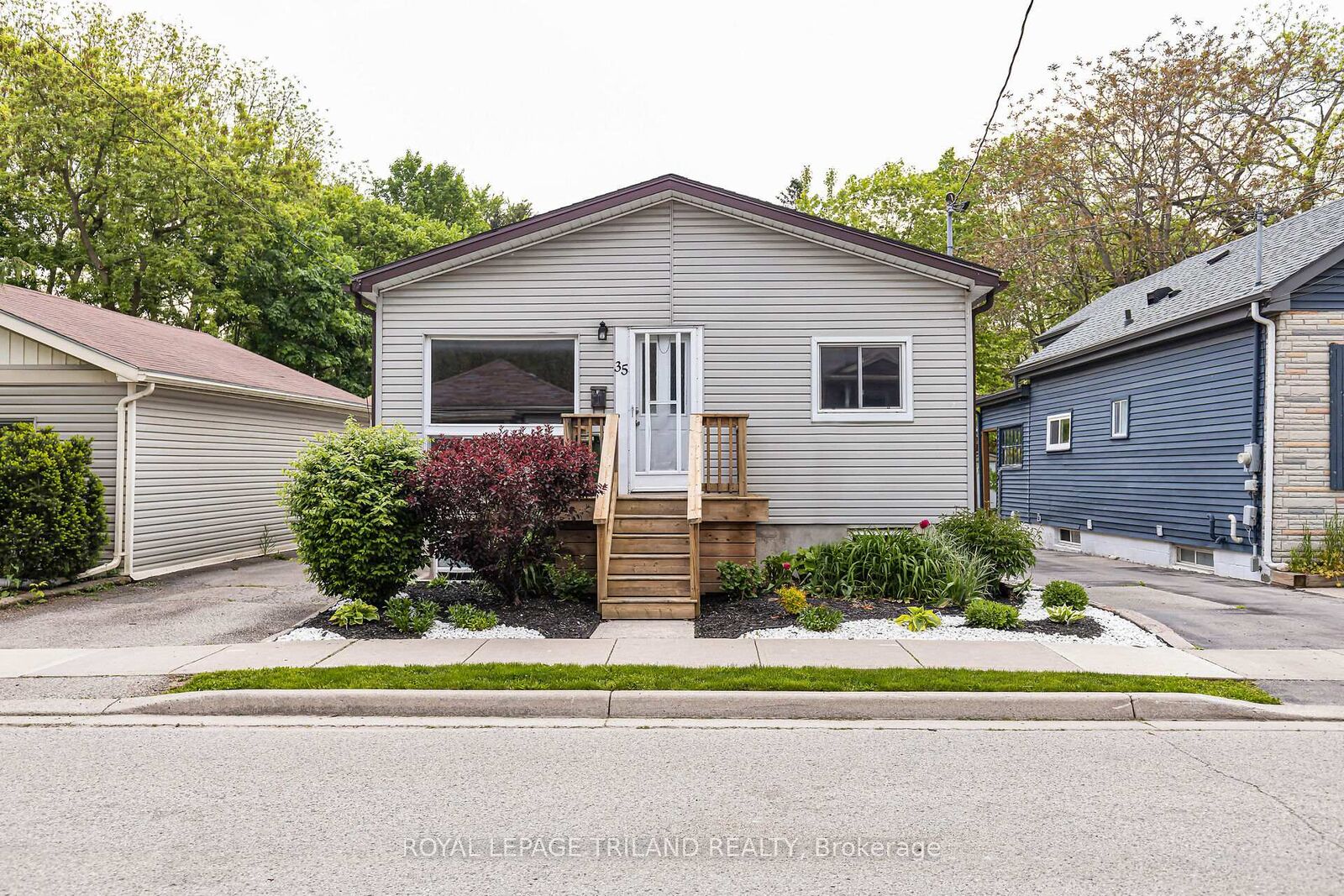 Property Photo:  35 Miles Street  ON N5Y 2T7 