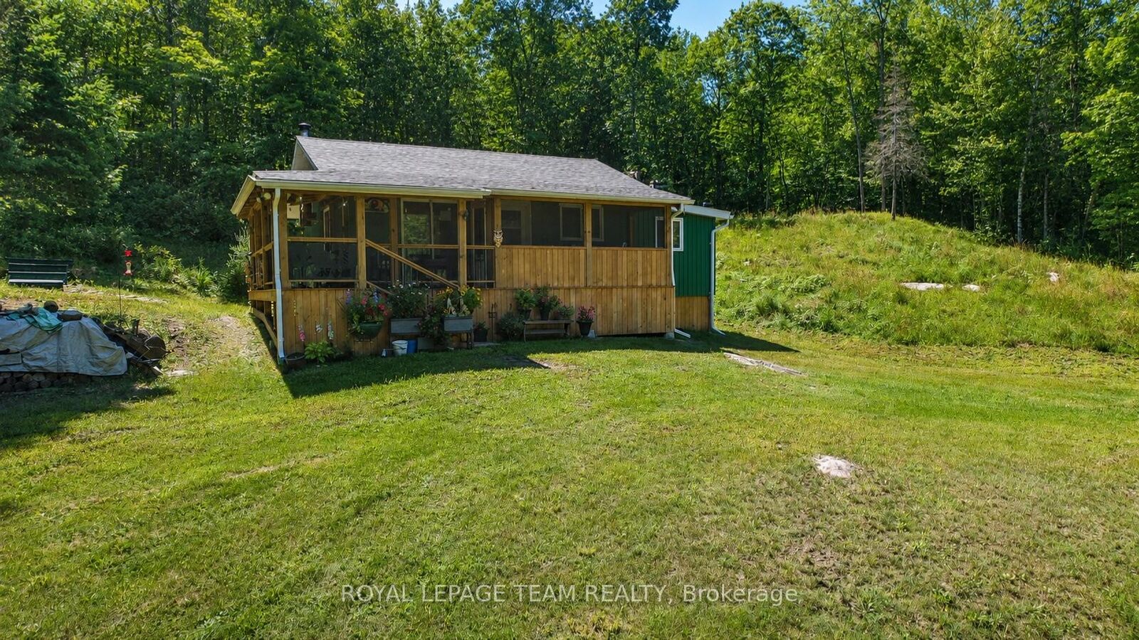 Property Photo: 1506 Whelan Road ON K7V 3Z7