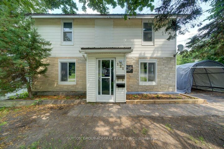 Property Photo: 121 Seventh Street ON L4R 3Y9