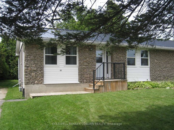 Property Photo:  13 Queen Street  ON K0G 1J0 
