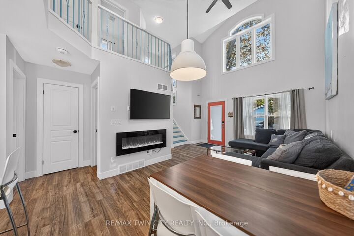 10 Queens Avenue — photo 1
