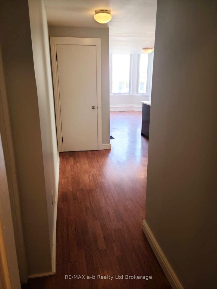 Property Photo:  26 Stanley Street 3  ON N6C 1B1 