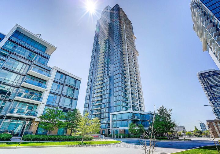 Property Photo: 55 Ann O'Reilly Road 810 ON M2J 0E1