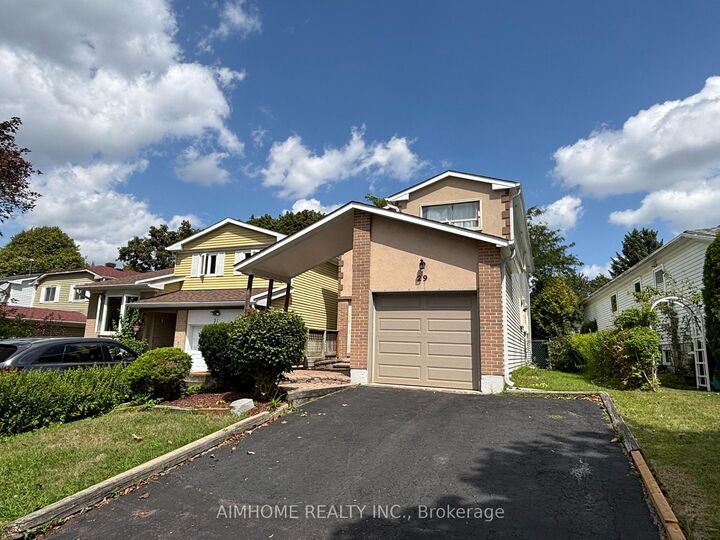 Property Photo:  29 Snowshoe Crescent  ON L3T 4M7 
