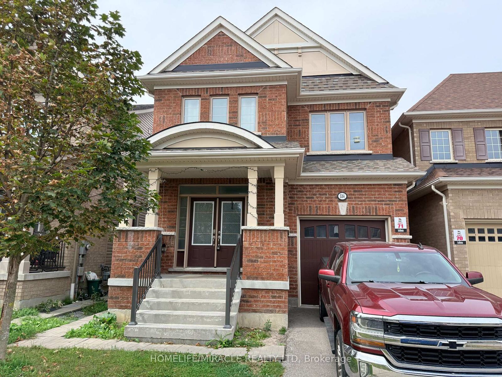 Property Photo: 534 Windfields Farm Drive W ON L1L 0L8
