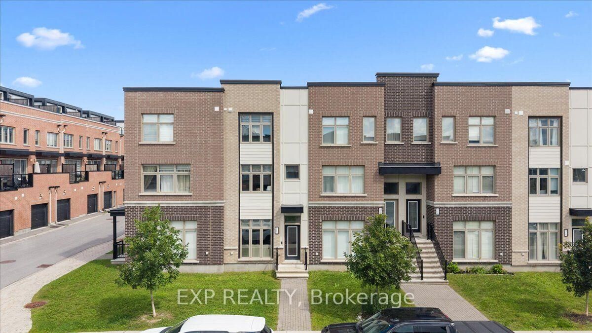 Property Photo:  912 Moses Tennisco Street  ON K1K 4Z8 