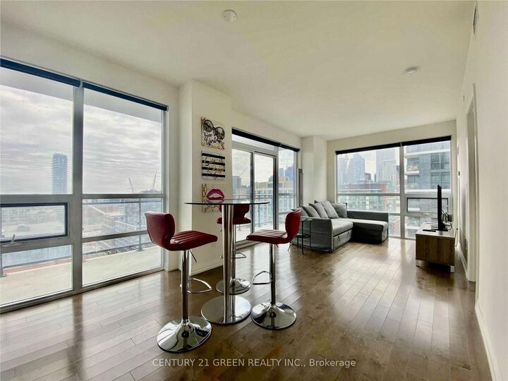 Property Photo:  460 Adelaide Street E 1902  ON M5A 0E7 