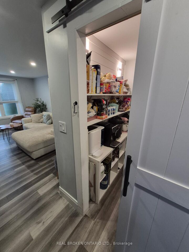 Property Photo:  840 Macodrum Drive Upper Unit  ON K6V 6H5 