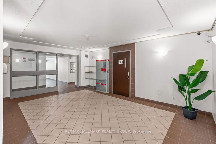 Property Photo: 270 Brittany Drive 407 ON K1K 4M3