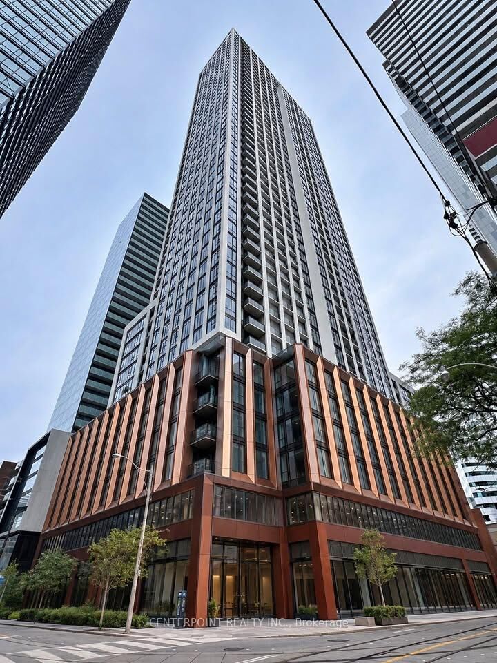 Property Photo: 400 King Street W 1117 ON M5V 0X8