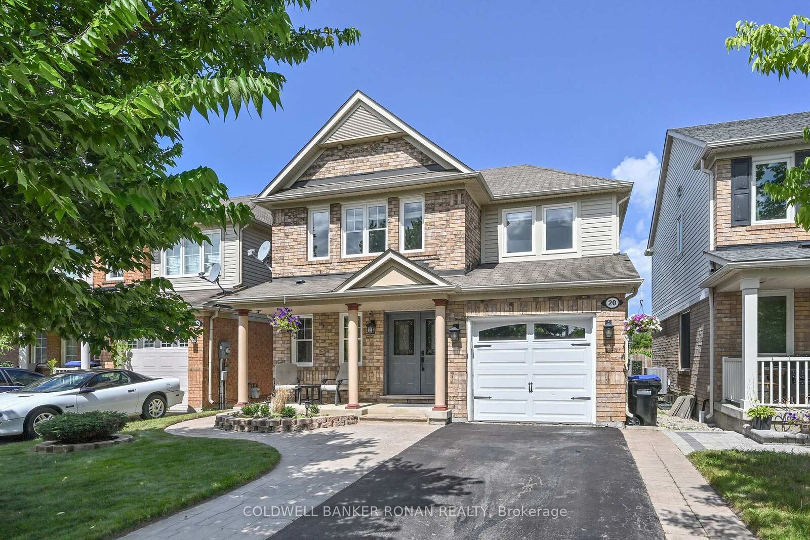 Property Photo:  20 John W Taylor Avenue  ON L9R 0B3 