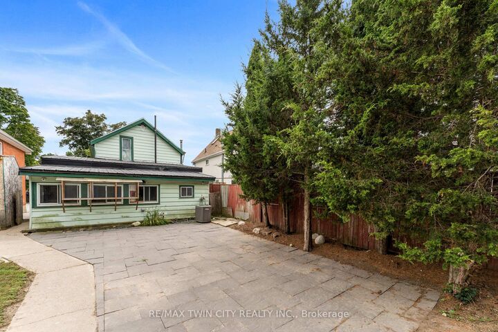 Property Photo: 126 Cayuga Street ON N3S 1X4