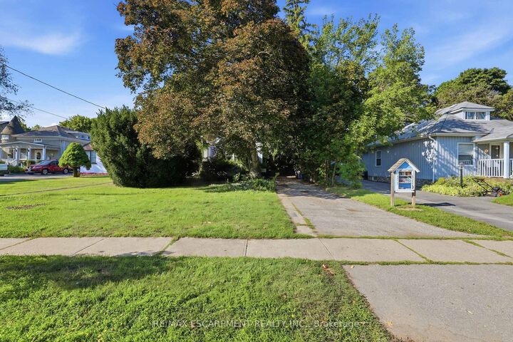 Property Photo: 152 Commercial Street ON L9T 2J2