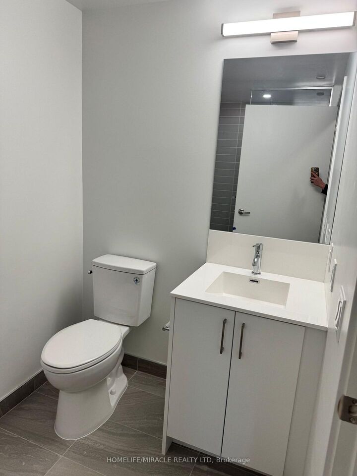 Property Photo: 4010 Eglinton Avenue 425 ON M9A 0G5