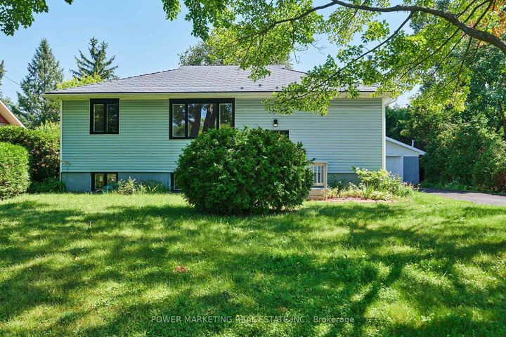 Property Photo:  35 Tauvette Street  ON K1B 3A1 