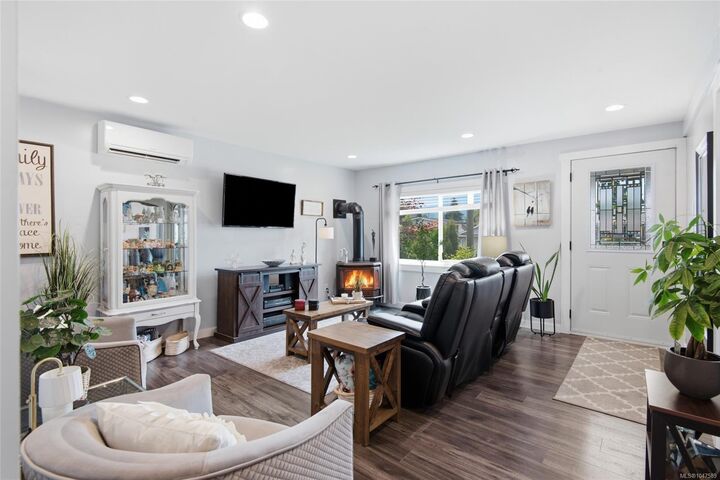 Property Photo: 4853 Gertrude St BC V9Y 6K6