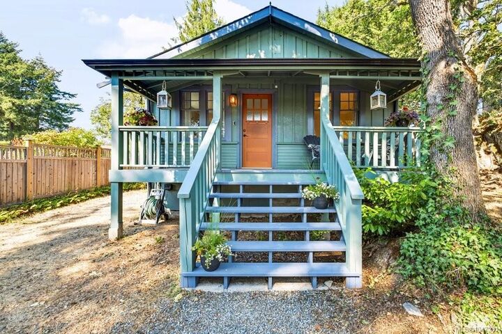 Property Photo:  4034 Zinnia Rd  BC V8Z 4W3 
