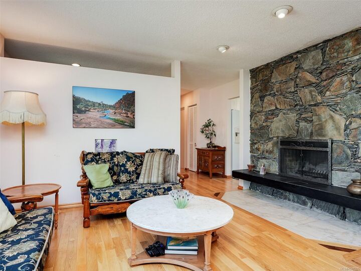 Property Photo: 4209 Leeron Pl BC V9C 3Z9