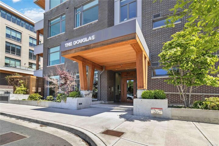 Property Photo: 501 Park Pl #601 BC V9A 0H3
