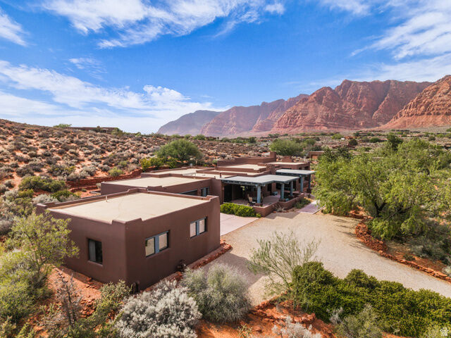 Property Photo:  936 W Molinaro Ct  UT 84738 