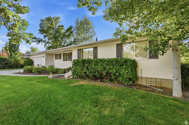 Property Photo: 5714 S Laurelwood St UT 84121