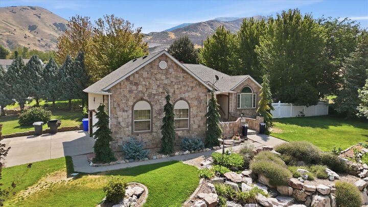 Property Photo: 2969 S 800 W UT 84302