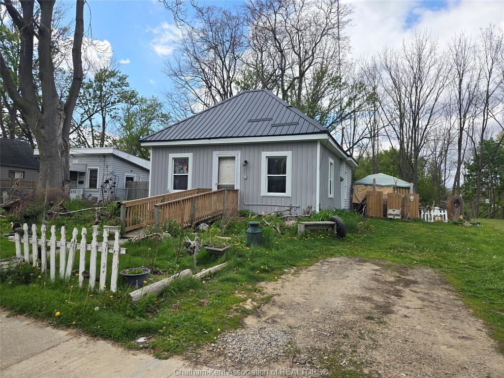 Property Photo: 249 King Street East ON N7M 3N3